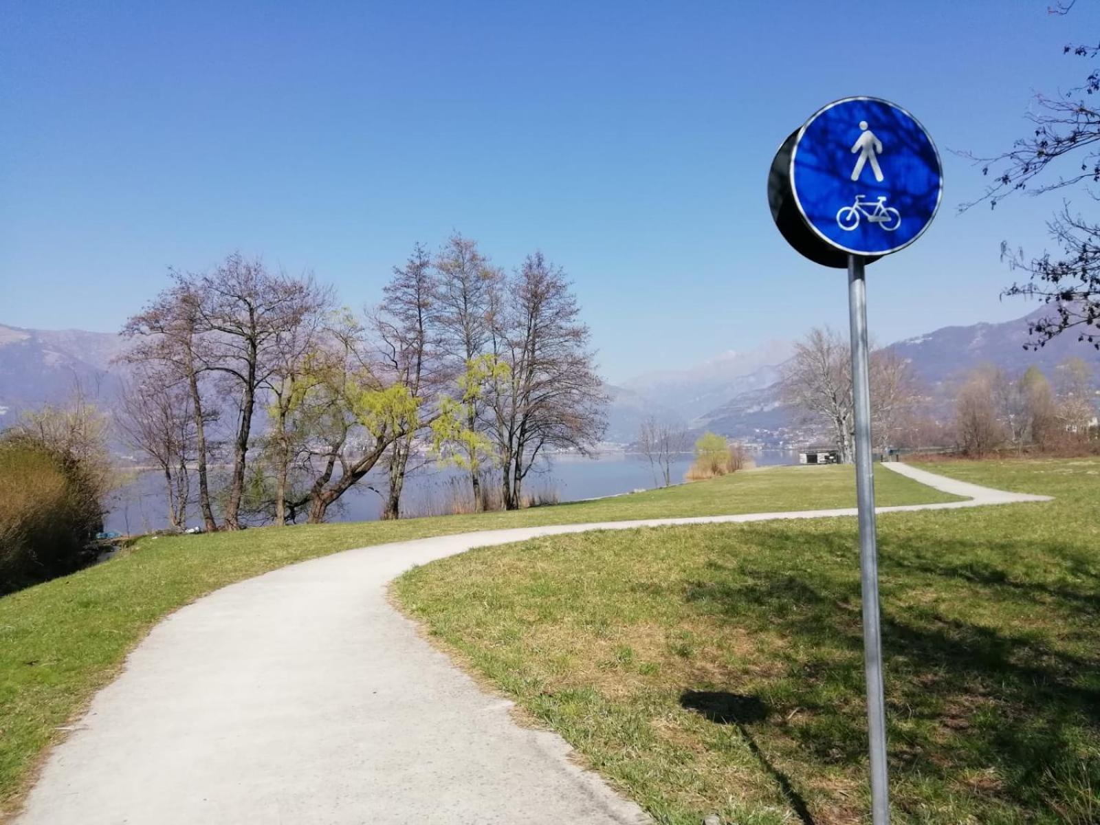La Poesia Del Lago Oggiono Dış mekan fotoğraf